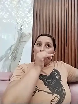 KikaDuque online show from 06-19-26, 06:58