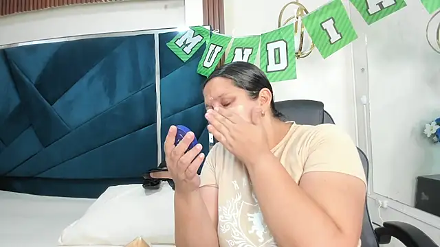 KikaDuque online show from 07-05-26, 06:59