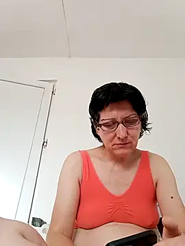 Vera Elle online show from 11-26-25, 07:19