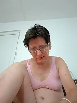 Snapshot of Vera_Elle chatting on 06-21-26, 02:23 Vera Elle online show from 06-21-26, 02:23