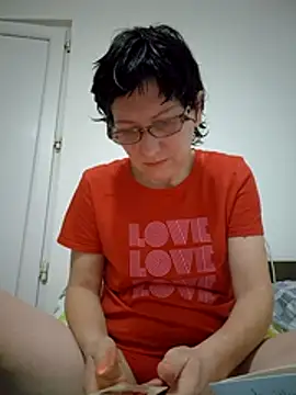 Vera Elle online show from 12-16-25, 01:54