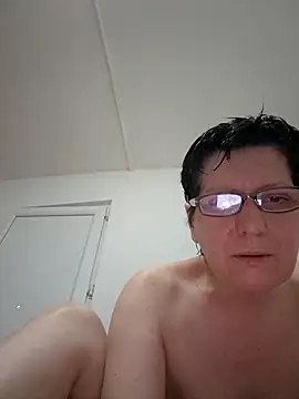 Snapshot of Vera_Elle chatting on 06-17-26, 12:43 Vera Elle online show from 06-17-26, 12:43
