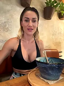 CamyBlossom online show from 10-10-25, 01:01