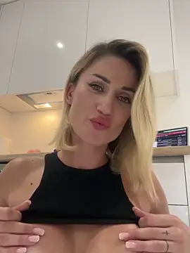 CamyBlossom online show from 09-16-25, 05:14