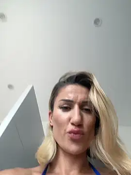 CamyBlossom online show from 10-05-25, 04:09