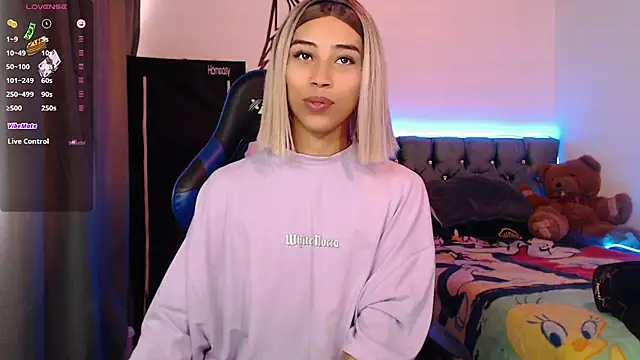 Sweet-Cris online show from 10-29-25, 02:05