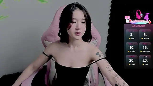 Snapshot of LilithCary chatting on 10-02-25, 09:07 LilithCary online show from 10-02-25, 09:07