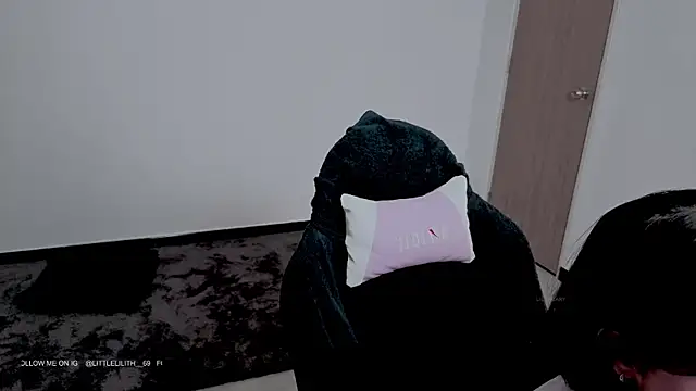 LilithCary online show from 11-26-25, 10:54