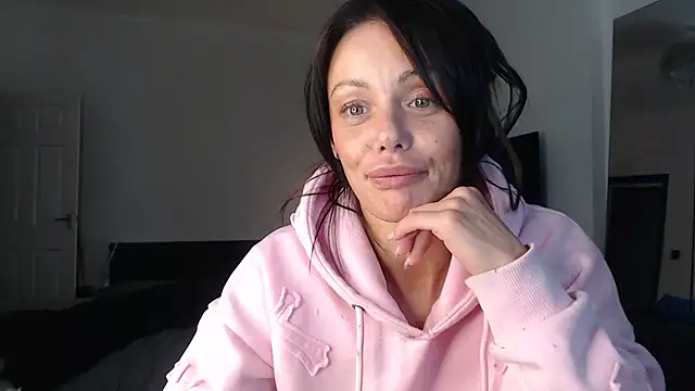 Snapshot of OliviaRyan22 chatting on 11-16-25, 09:30 OliviaRyan22 online show from 11-16-25, 09:30