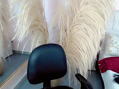 nathalialoes1 online show from 10-17-25, 07:15