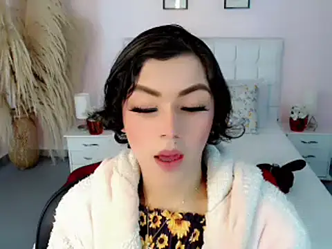 nathalialoes1 online show from 10-14-25, 07:25