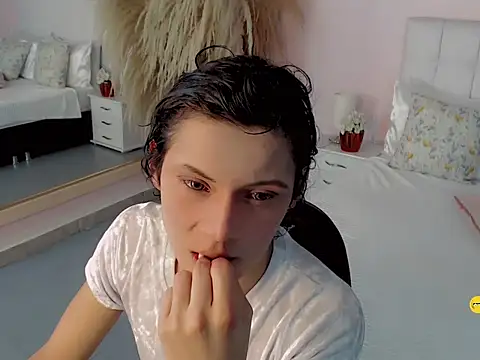 nathalialoes1 online show from 10-04-25, 07:15