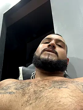 Snapshot of Carlosleon9797 chatting on 09-25-25, 04:18 Carlosleon9797 online show from 09-25-25, 04:18
