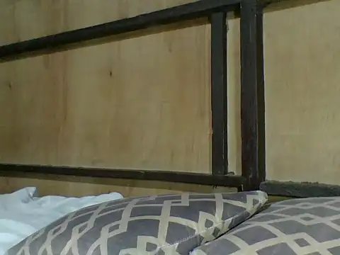 Snapshot of Madona1993 chatting on 02-22-26, 07:37 Madona1993 online show from 02-22-26, 07:37