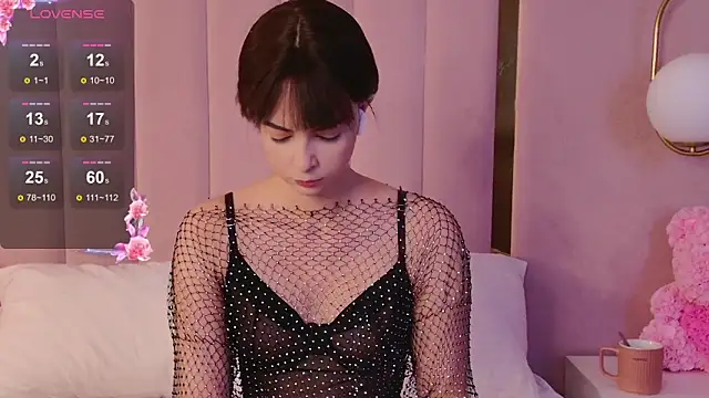 Snapshot of Miranda_Kerry chatting on 12-14-25, 06:30 Miranda Kerry online show from 12-14-25, 06:30