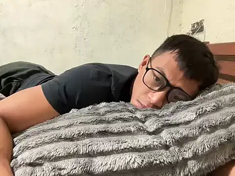 PinooyMilker online show from 12-19-25, 01:46