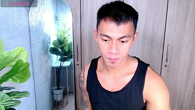 PinooyMilker online show from 04-28-26, 02:43
