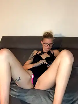 Lesamantssexy online show from 09-21-25, 06:24
