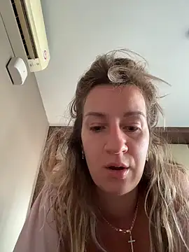 EvvaMur online show from 11-26-25, 01:49