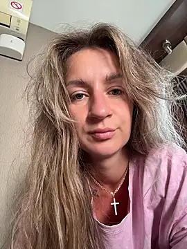 EvvaMur online show from 11-28-25, 01:50