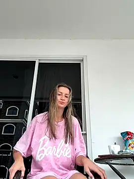 EvvaMur online show from 11-18-25, 01:43