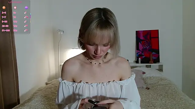 Ice Strawberry online show from 02-07-26, 03:25