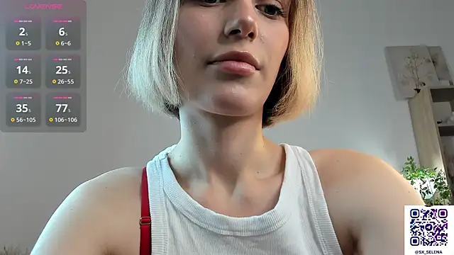 Snapshot of Ice_Strawberry chatting on 10-20-25, 03:08 Ice Strawberry online show from 10-20-25, 03:08