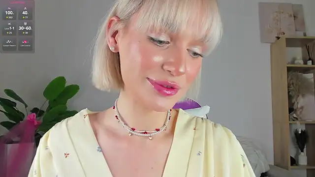 Ice Strawberry online show from 03-27-26, 03:04