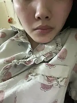 Xu Xubaby online show from 10-19-25, 03:48