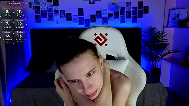 kaleriyaa  online show from 11-14-25, 01:31