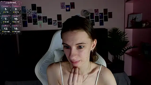 kaleriyaa  online show from 11-15-25, 01:31