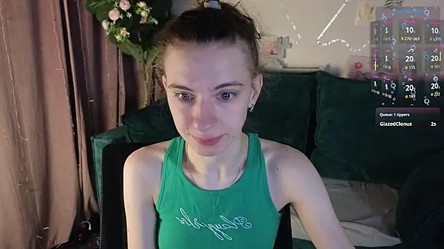 Snapshot of kaleriyaa_ chatting on 10-12-25, 01:29 kaleriyaa online show from 10-12-25, 01:29
