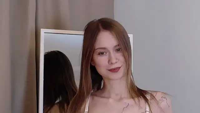 Snapshot of KarolinaConner chatting on 09-29-25, 04:41 KarolinaConner online show from 09-29-25, 04:41