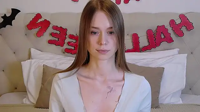 KarolinaConner online show from 10-27-25, 04:02