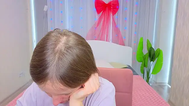 LuluChiiii online show from 12-23-25, 10:36