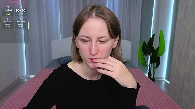 LuluChiiii online show from 10-24-25, 10:14