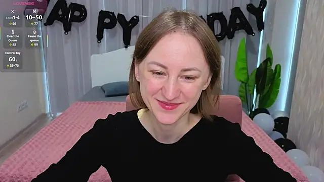 LuluChiiii online show from 10-27-25, 10:49