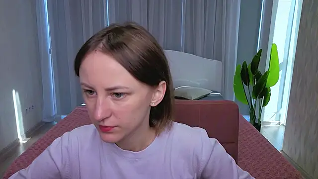 LuluChiiii online show from 10-16-25, 09:50