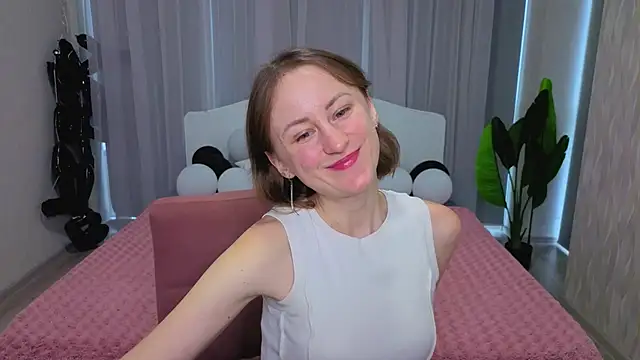 LuluChiiii online show from 11-09-25, 11:58