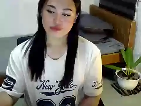 Snapshot of Annierose_ts chatting on 10-02-25, 09:18 Annierose ts online show from 10-02-25, 09:18