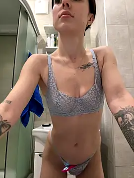 SakuraSara online show from 10-22-25, 04:12