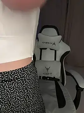 Snapshot of SakuraSara chatting on 02-11-26, 03:45 SakuraSara online show from 02-11-26, 03:45