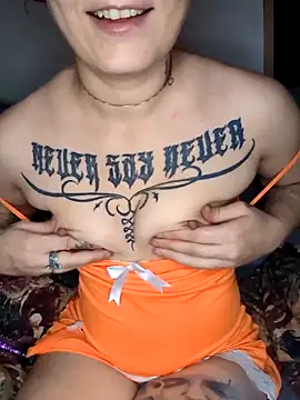 Snapshot of marijacucu chatting on 09-09-25, 05:06 marijacucu online show from 09-09-25, 05:06