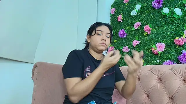 Snapshot of shanon_marel chatting on 09-21-25, 12:10 shanon marel online show from 09-21-25, 12:10
