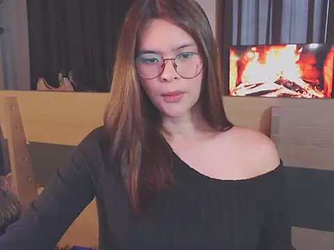 Snapshot of BonnyTyra chatting on 02-28-26, 02:44 BonnyTyra online show from 02-28-26, 02:44