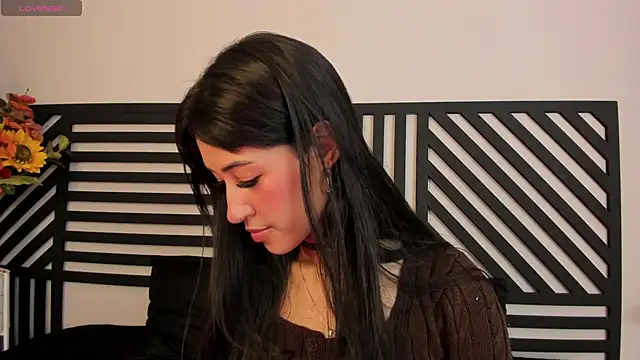 Snapshot of princess_ivy_ chatting on 09-23-25, 01:51 princess ivy  online show from 09-23-25, 01:51