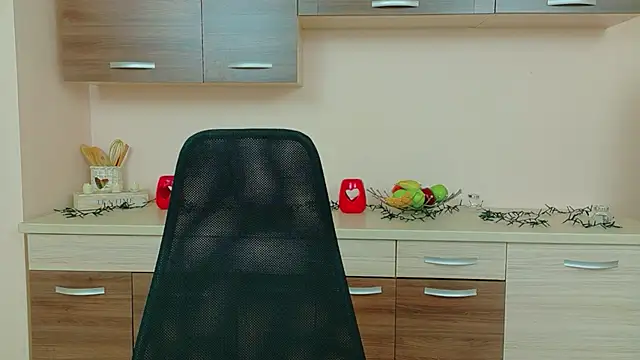 Julia Jae online show from 04-17-26, 06:38