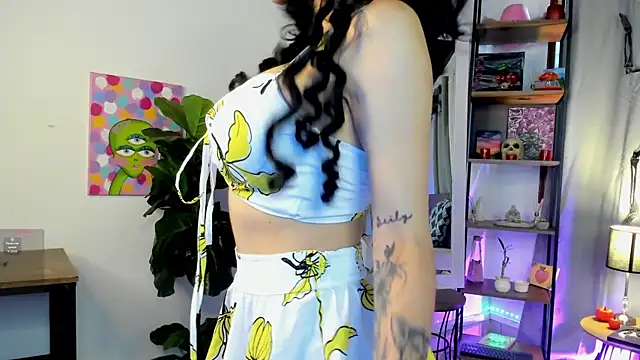 Snapshot of Perfect_design_ chatting on 10-30-25, 12:47 Perfect design  online show from 10-30-25, 12:47