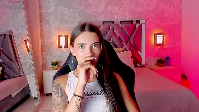 aitana baker  online show from 01-09-26, 03:46