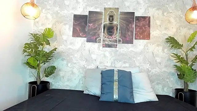 Snapshot of aitana_baker_ chatting on 10-28-25, 07:13 aitana baker  online show from 10-28-25, 07:13